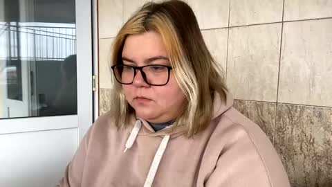 Snapshot of kiracobb chatting on December 2024 09:28:02 AM Just Kira online show from December 2024 09:28:02 AM