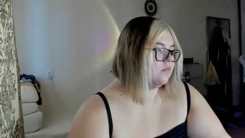 Snapshot of kiracobb chatting on February 2025 11:10:02 AM Just Kira online show from February 2025 11:10:02 AM