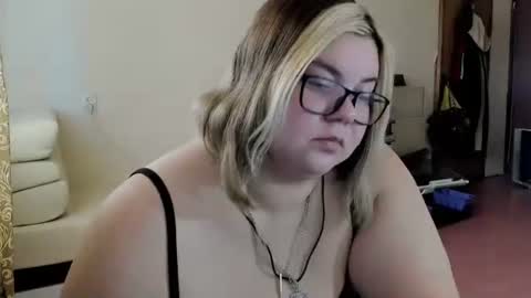 Snapshot of kiracobb chatting on March 2025 12:41:02 PM Just Kira online show from March 2025 12:41:02 PM