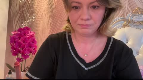 KiraDivine online show from February 2026 02:18:01 PM