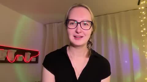 KiraFatex online show from September 2025 06:08:02 PM