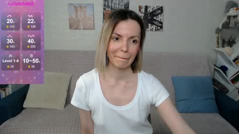 kiramartins cat online show from January 2025 06:25:01 PM