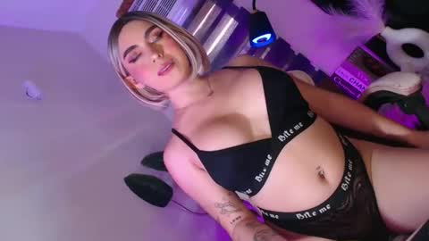 Its your girl KIRA online show from September 2025 02:11:02 AM