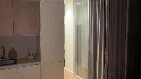 Kira online show from November 2025 11:54:01 AM