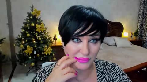 Snapshot of kiratempt chatting on December 2025 10:11:02 AM Kira online show from December 2025 10:11:02 AM