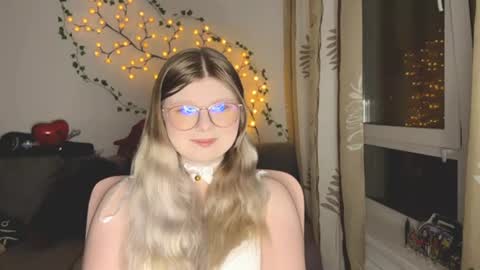 Snapshot of kirayume chatting on June 2026 08:55:02 PM KiraYume online show from June 2026 08:55:02 PM