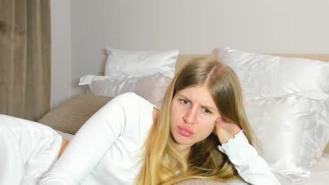 Kira online show from February 2026 06:28:02 PM