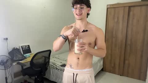 Snapshot of kisan_smith chatting on February 2025 06:19:01 AM Kisan online show from February 2025 06:19:01 AM