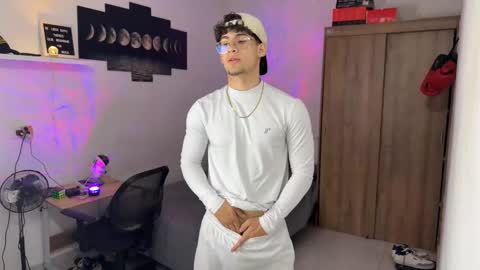 Snapshot of kisan_smith chatting on September 2025 03:54:01 AM Kisan online show from September 2025 03:54:01 AM