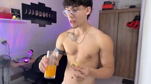 Snapshot of kisan_smith chatting on October 2025 03:04:01 AM Kisan online show from October 2025 03:04:01 AM