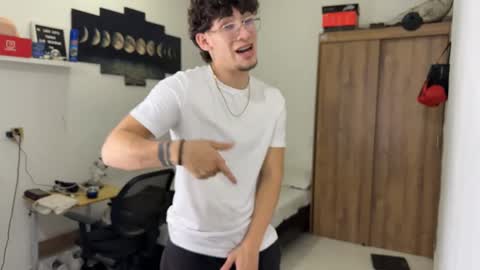 Snapshot of kisan_smith chatting on November 2025 01:15:01 AM Kisan online show from November 2025 01:15:01 AM