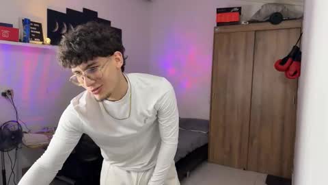 Snapshot of kisan_smith chatting on November 2025 01:48:02 AM Kisan online show from November 2025 01:48:02 AM