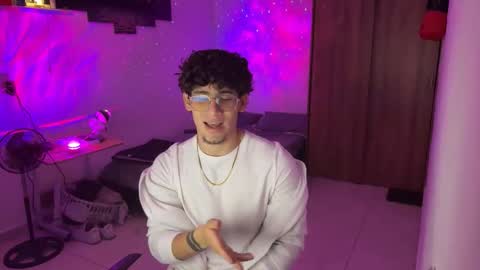 Snapshot of kisan_smith chatting on December 2025 03:12:01 AM Kisan online show from December 2025 03:12:01 AM