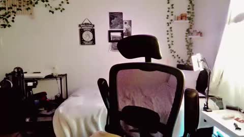 Snapshot of kissahsins chatting on January 2025 06:48:01 PM Kissah Kreampuff online show from January 2025 06:48:01 PM