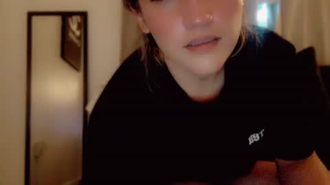 Snapshot of kissahsins chatting on January 2025 03:18:01 PM Kissah Kreampuff online show from January 2025 03:18:01 PM