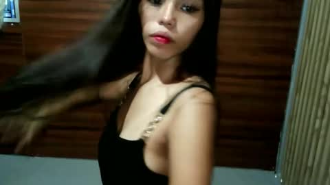 kissbebena online show from May 2026 03:15:01 AM