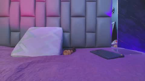 BELLA FLAME online show from September 2025 07:06:02 PM