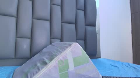 Snapshot of kissme_luna chatting on January 2026 07:04:01 PM BELLA FLAME online show from January 2026 07:04:01 PM