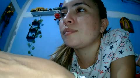 Snapshot of kissmelovejummy chatting on June 2026 11:29:02 PM Erika paul online show from June 2026 11:29:02 PM