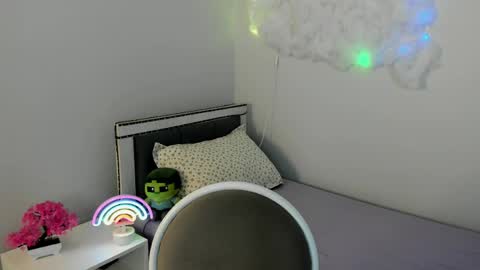 kitsune_lu online show from May 2026 11:04:02 AM