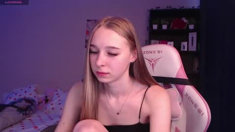 kitsuneyX online show from May 2026 11:43:02 PM