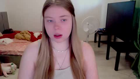 Jennyblonde and Emmabrunette online show from February 2026 12:26:01 PM