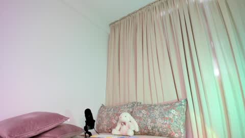 sophie online show from November 2025 04:06:02 PM