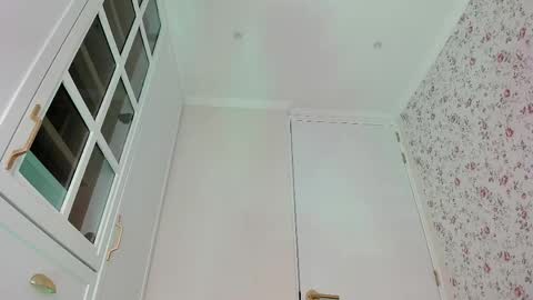 sophie online show from April 2026 06:56:02 PM