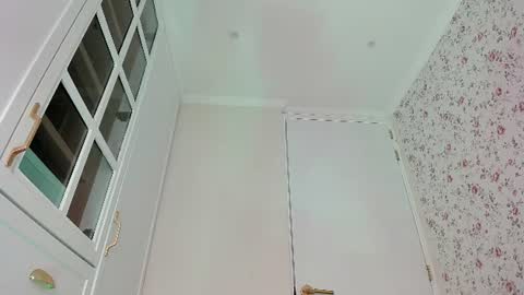 sophie online show from June 2026 07:05:01 PM