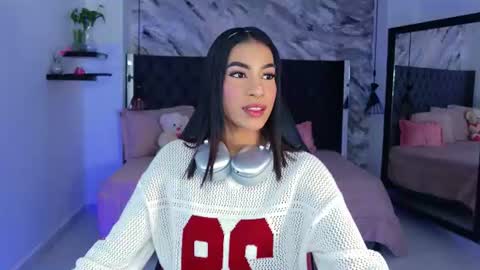 Snapshot of kitty_collins_ chatting on June 2026 11:30:02 AM Kitty online show from June 2026 11:30:02 AM