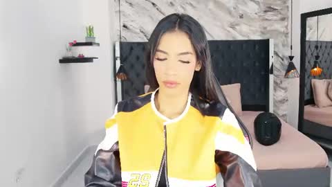 Snapshot of kitty_collins_ chatting on July 2026 12:22:01 PM Kitty online show from July 2026 12:22:01 PM