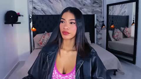 Snapshot of kitty_collins_ chatting on July 2026 11:34:02 AM Kitty online show from July 2026 11:34:02 AM