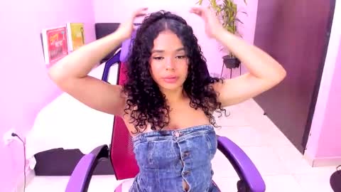 Snapshot of kitty_doll_squirt chatting on October 2025 12:03:02 PM kitty_doll_squirt online show from October 2025 12:03:02 PM