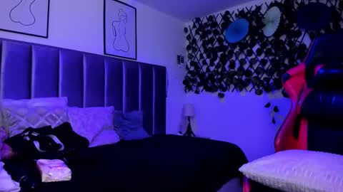 Camila online show from March 2026 02:06:01 AM