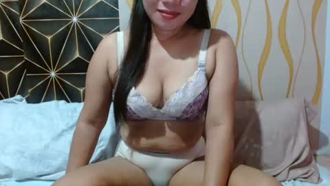 Snapshot of kitty_kheira chatting on June 2026 06:33:01 PM Kheira online show from June 2026 06:33:01 PM