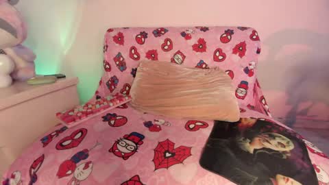 kitty_kryss online show from April 2026 07:58:02 PM