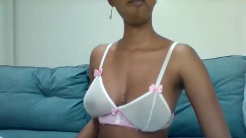 kitty_lil23 online show from May 2026 06:05:01 PM