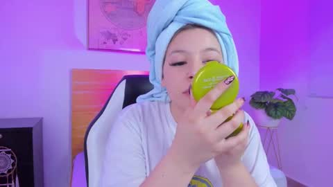 Snapshot of kitty_sweeety_ chatting on March 2026 12:34:01 PM K I T T Y online show from March 2026 12:34:01 PM