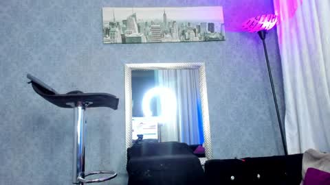 Snapshot of kitty_wichis chatting on June 2026 04:49:01 AM Kendall Saray online show from June 2026 04:49:01 AM