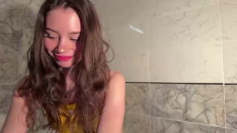 Snapshot of kittybaeray chatting on June 2026 07:12:02 AM Rayna online show from June 2026 07:12:02 AM