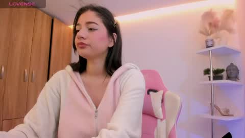 Snapshot of kittyfeet2 chatting on May 2026 07:04:01 PM kitty online show from May 2026 07:04:01 PM