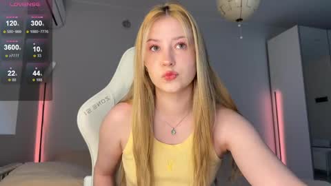 Snapshot of kittyloffe chatting on June 2026 03:01:01 AM Monika online show from June 2026 03:01:01 AM