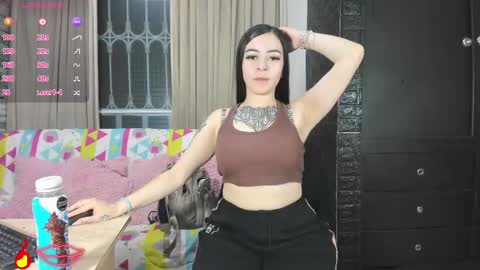 Snapshot of kittyqueen01 chatting on February 2025 03:35:01 AM Tatiana Guerrero online show from February 2025 03:35:01 AM