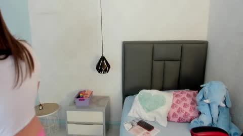  K I T T  Y  online show from February 2025 07:49:01 PM