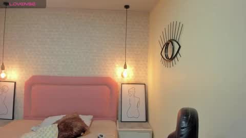  K I T T  Y  online show from October 2025 12:06:01 PM