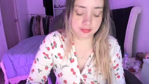 kittywantslove23 online show from October 2025 10:40:02 PM