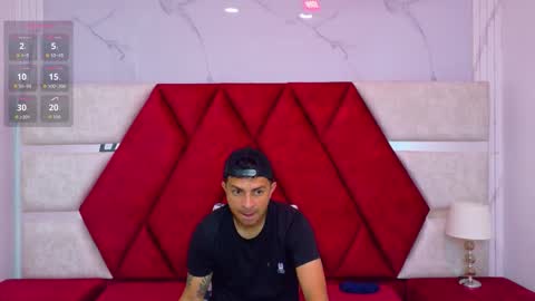 Snapshot of kity_spiderr chatting on November 2025 12:20:01 PM Luisa y Jairo online show from November 2025 12:20:01 PM