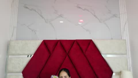 Snapshot of kity_spiderr chatting on December 2025 02:10:02 PM Luisa y Jairo online show from December 2025 02:10:02 PM