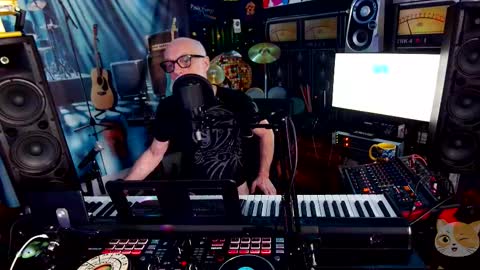 kiveuxmakeu online show from March 2026 04:47:01 PM