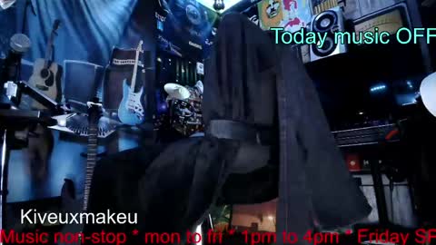 kiveuxmakeu online show from April 2026 05:58:02 PM